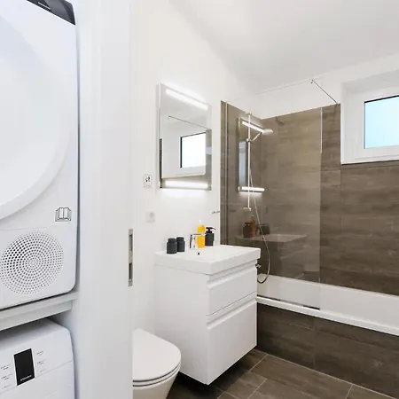 2 Bedroom Awesome In Lembruch-duemmer