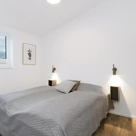 2 Bedroom Awesome In Lembruch-duemmer Holiday home
