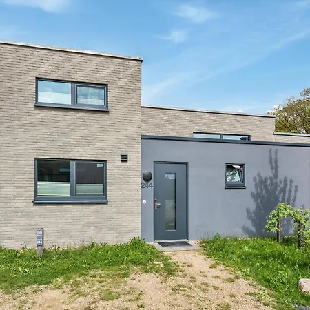 Holiday home 2 Bedroom Awesome In Lembruch-duemmer *